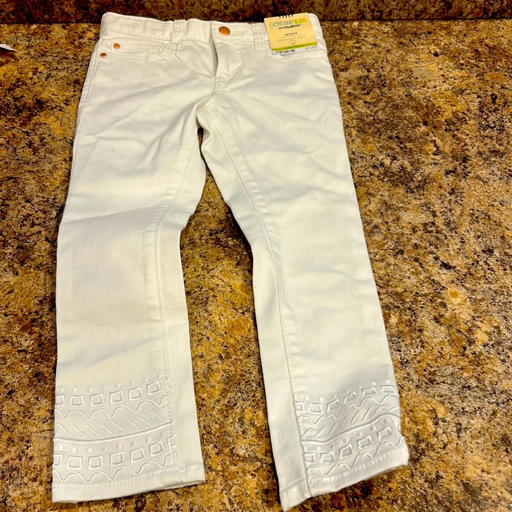 OshKosh girls size 5T adjustable waist New With Tags